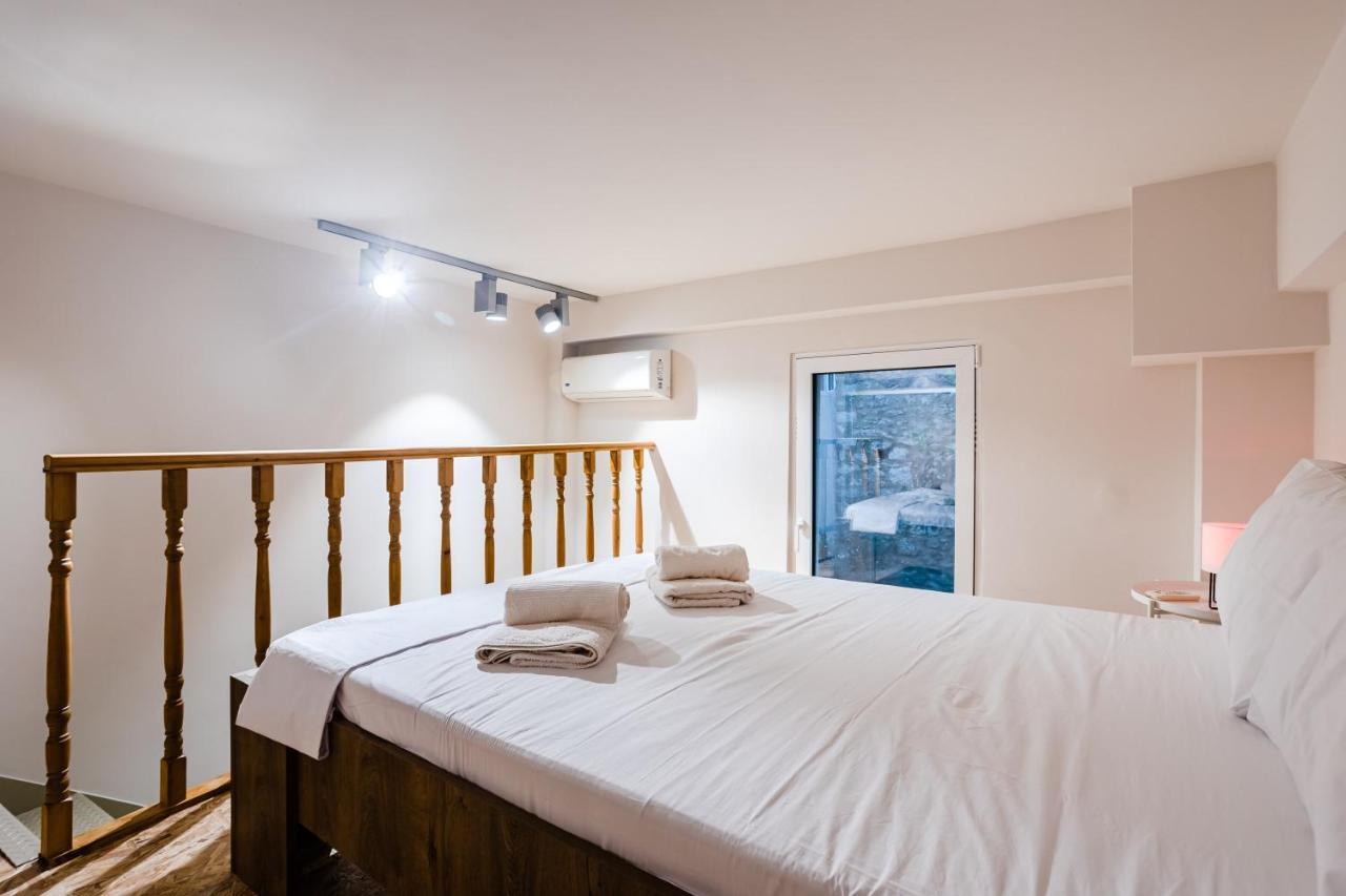 Uncover Kalamata'S Hidden Gem - Cosy City Nest Exterior photo
